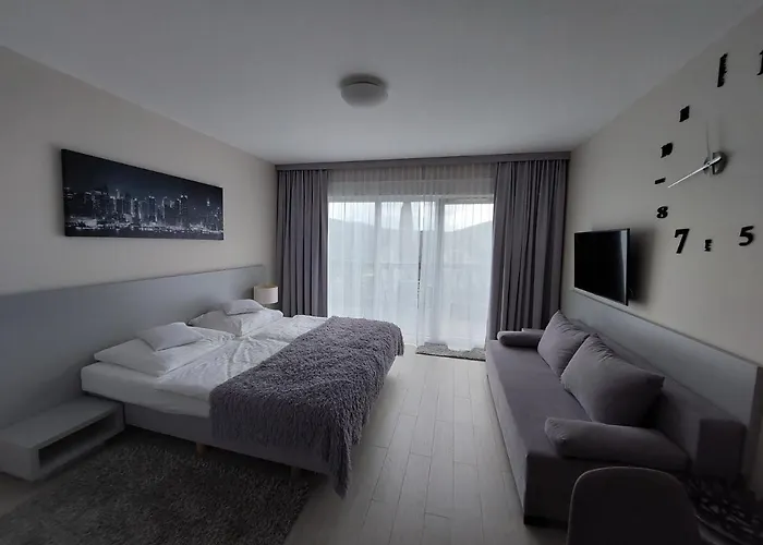 Czarna Gora Stubai 5 * 시에나